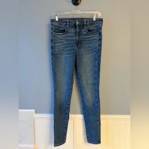 American Eagle Super Hi-Rise Jeans Sz. 6R